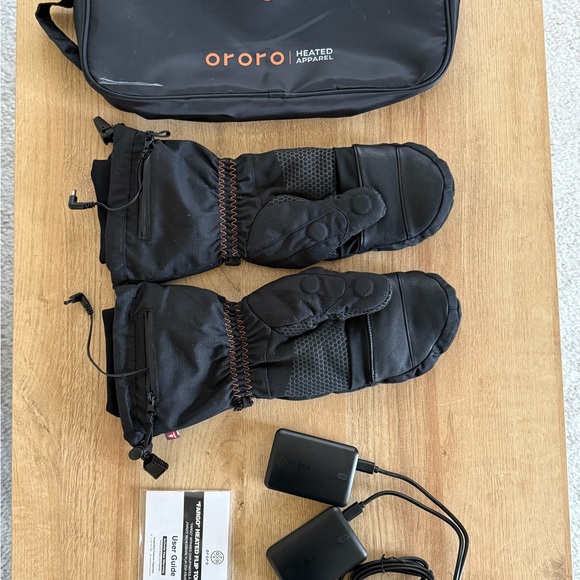 Ororo Black Heated Gloves (Glittens) with Two Battery Packs, Charger, and Case - Picture 8 of 8